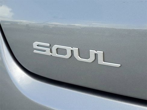Used 2025 Kia Soul GT-Line image 28