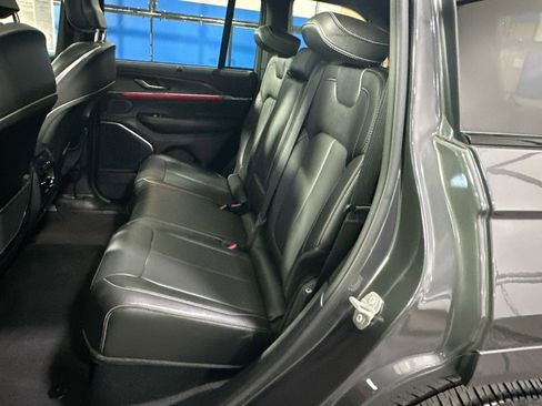 Used 2023 Jeep Grand Cherokee Overland w/ Luxury Tech Group IV image 35