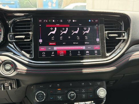 Used 2024 Dodge Durango GT RWD image 29