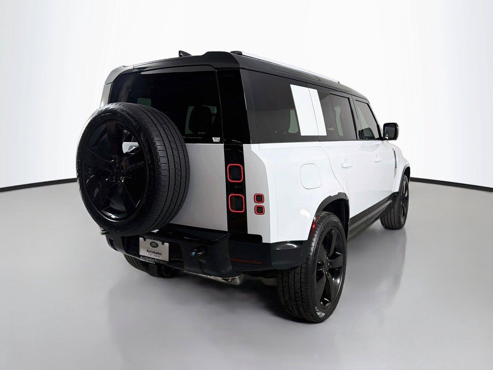 New 2026 Land Rover Defender 110 X-Dynamic SE AWD/4WD image 5