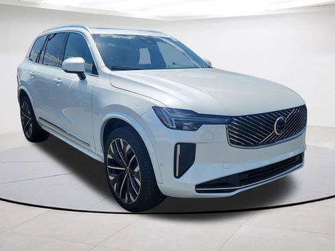 Certified 2025 Volvo XC90 B6 Plus AWD/4WD image 1