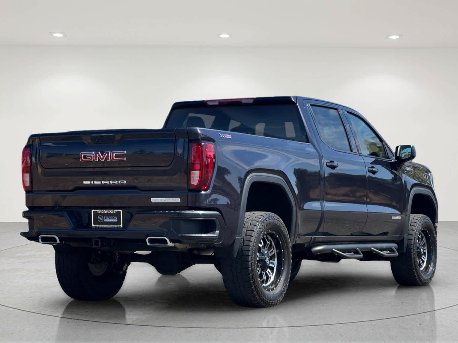 Used 2022 GMC Sierra 1500 Elevation w/ X31 Off-Road Package AWD/4WD image 6