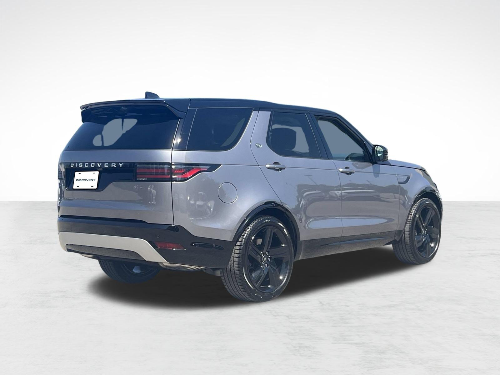 Used 2025 Land Rover Discovery Metropolitan Edition AWD/4WD image 8