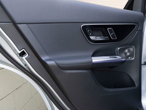 Used 2026 Mercedes-Benz GLC 300 image 17