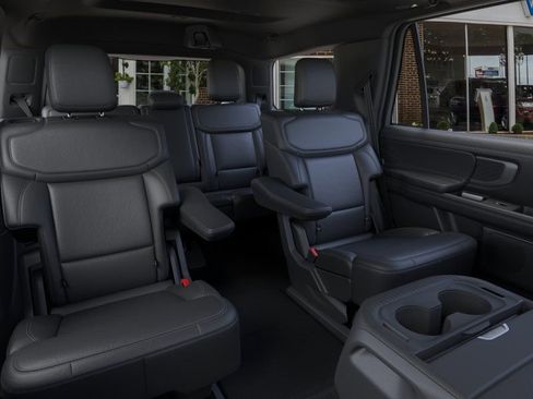 New 2026 Ford Expedition Platinum w/ Stealth Appearance Package AWD/4WD image 11