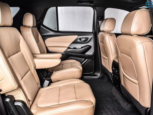 Used 2023 Chevrolet Traverse Premier image 23