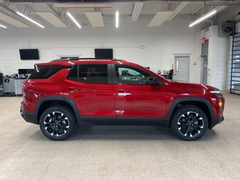 New 2026 Chevrolet Equinox RS w/ Convenience Package III AWD/4WD image 4