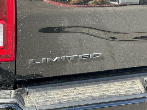 Used 2025 RAM 3500 Limited image 33