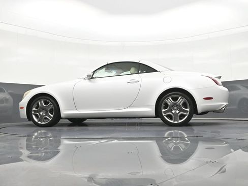 Used 2007 Lexus SC 430 Convertible w/ Preferred Accessory Pkg RWD image 28
