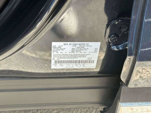 Used 2023 Ford Explorer XLT w/ Equipment Group 202A AWD/4WD image 19