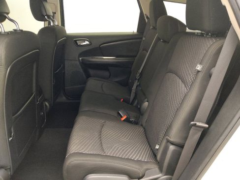 Used 2020 Dodge Journey SE w/ SE Popular Equipment Group FWD image 18