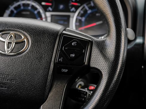 Used 2018 Toyota 4Runner TRD Off-Road Premium AWD/4WD image 20