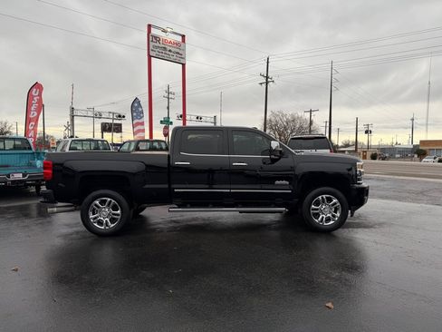 Used 2015 Chevrolet Silverado 2500 High Country w/ Duramax Plus Package image 6