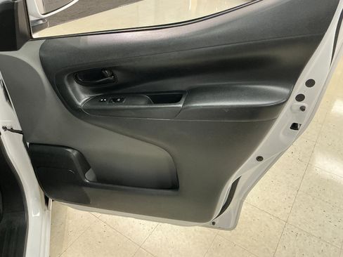 Used 2021 Nissan NV200 SV w/ Back Door Glass Package image 26