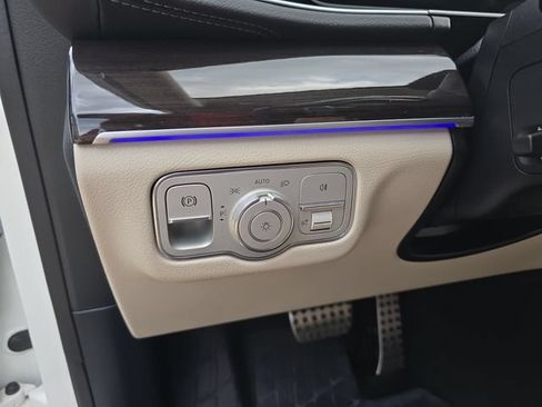 Used 2022 Mercedes-Benz GLS 580 4MATIC image 36