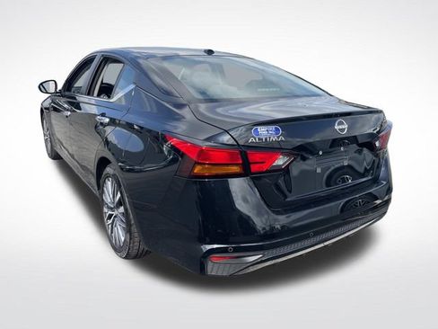 Used 2024 Nissan Altima 2.5 SV FWD image 3