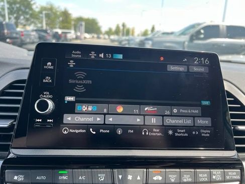 Used 2025 Honda Odyssey Elite image 13