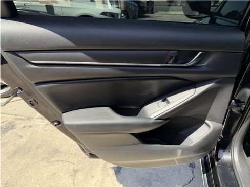 Used 2018 Honda Accord EX image 20