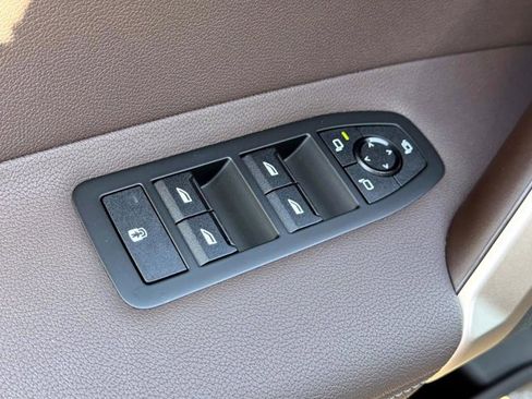 New 2026 BMW iX xDrive45 image 17