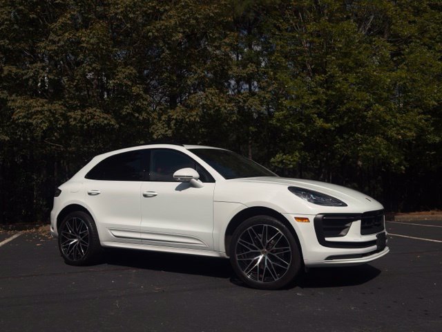 Used 2023 Porsche Macan AWD/4WD image 40