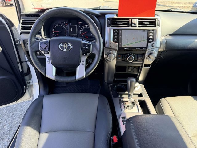 Used 2021 Toyota 4Runner SR5 Premium w/ Moonroof Package AWD/4WD image 18