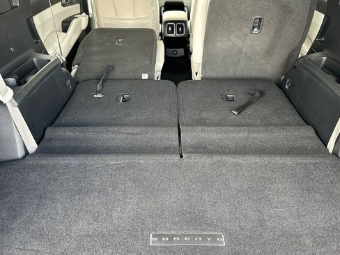 Used 2025 Kia Sorento EX image 19