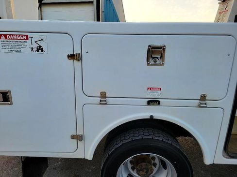 Used 2017 RAM 5500 Tradesman image 17