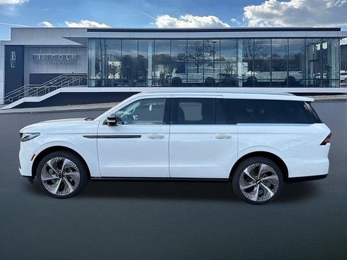 New 2027 Lincoln Navigator L Black Label AWD/4WD image 4