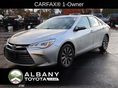 Used 2017 Toyota Camry XLE image 1