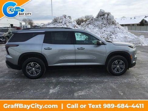 Used 2024 Chevrolet Traverse LT image 6