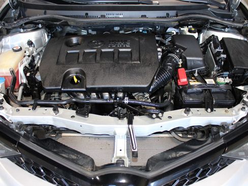 Used 2017 Toyota Corolla iM FWD image 31