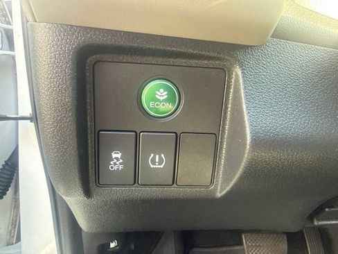Used 2018 Honda HR-V EX image 12