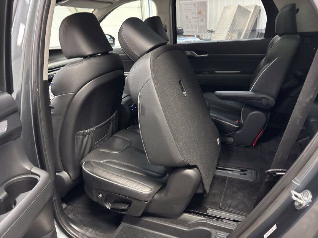 Used 2023 Hyundai Palisade Limited w/ Cargo Package AWD/4WD image 39
