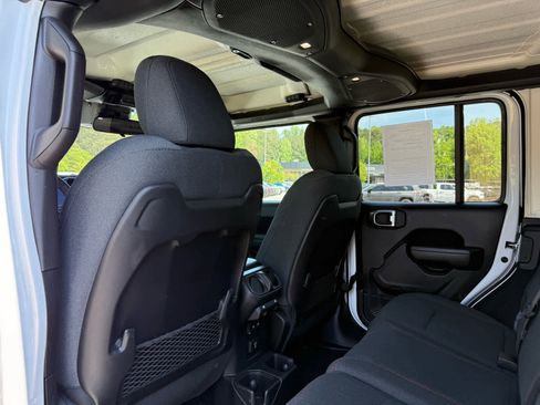 Used 2025 Jeep Wrangler Unlimited Rubicon AWD/4WD image 20