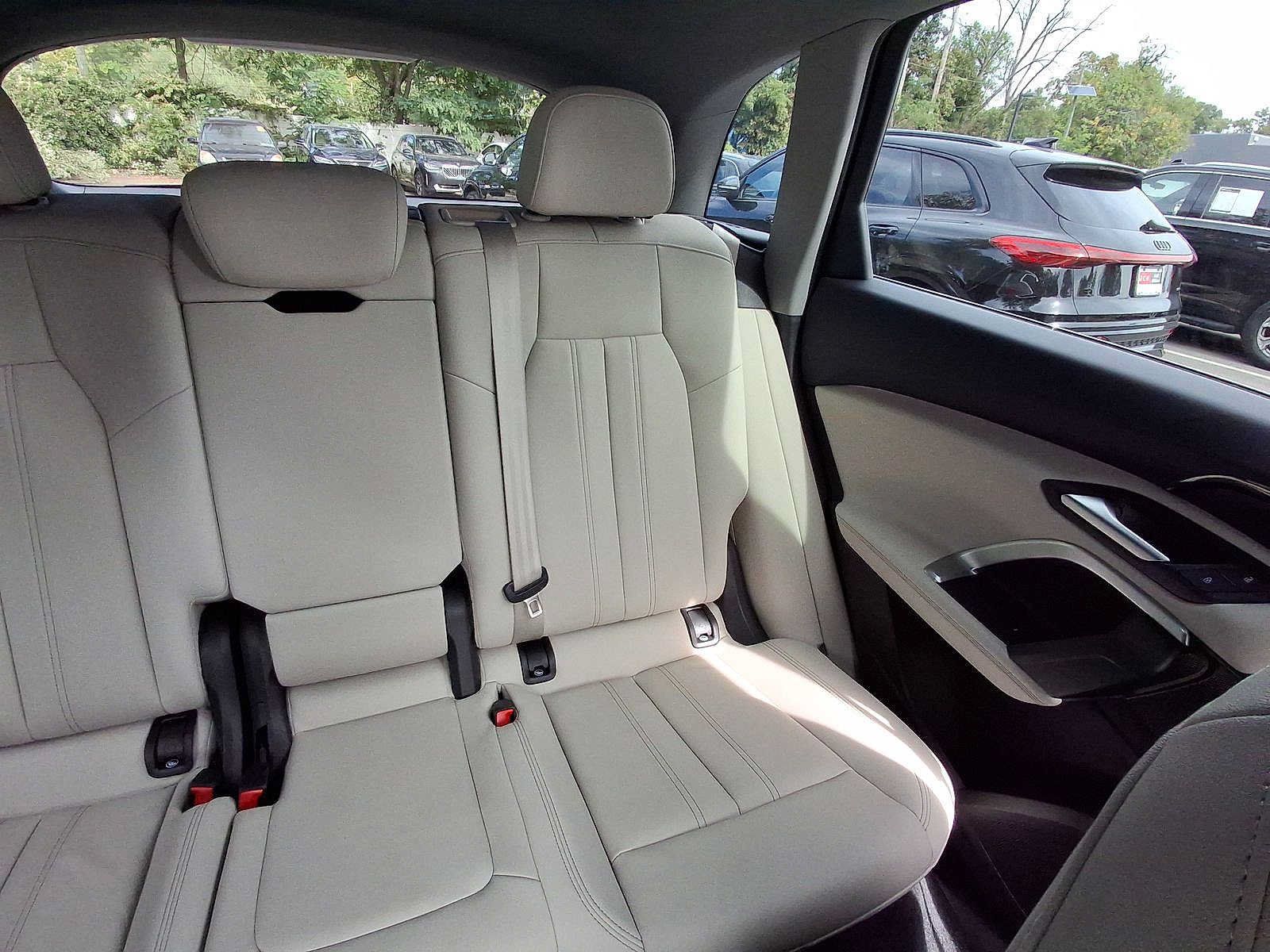 Used 2025 Audi Q5 Premium w/ Convenience Package AWD/4WD image 14