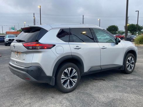 Used 2021 Nissan Rogue SV w/ Premium Package image 5