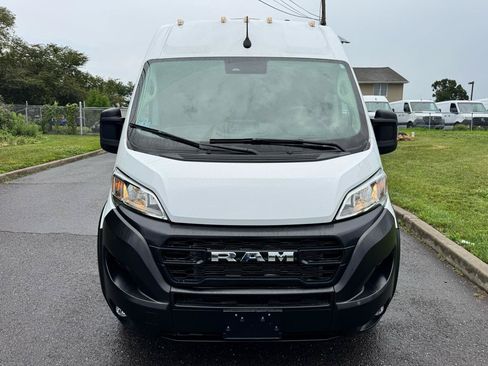 Used 2023 RAM ProMaster 2500 w/ Convenience Group FWD image 2