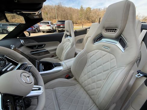 Used 2022 Mercedes-Benz SL 63 AMG 4MATIC image 15