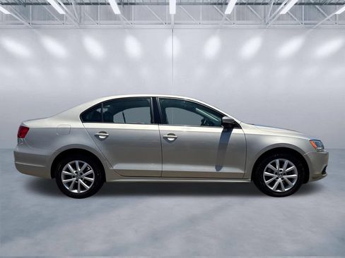 Used 2012 Volkswagen Jetta SE FWD image 3
