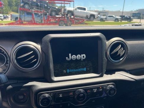 Used 2020 Jeep Gladiator Rubicon AWD/4WD image 15