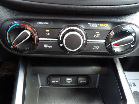 Used 2023 Kia Soul LX FWD image 22