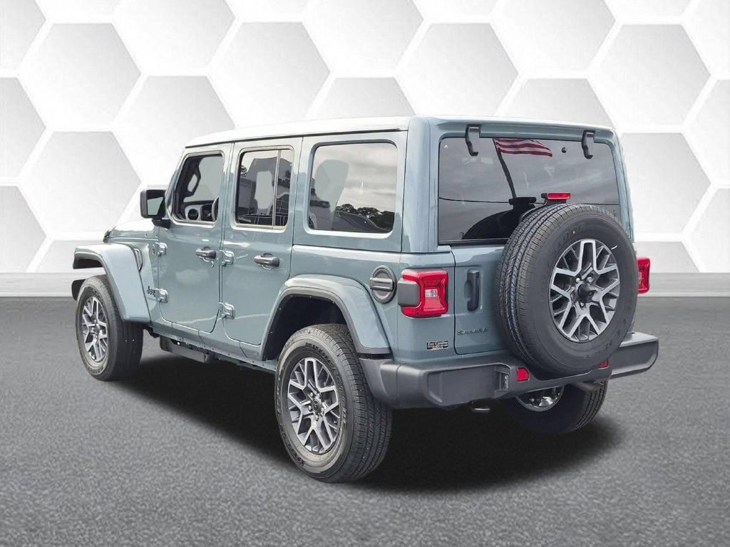Certified 2026 Jeep Wrangler Unlimited Sahara AWD/4WD image 5