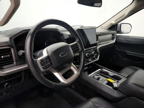 Used 2024 Ford Expedition XLT RWD image 18