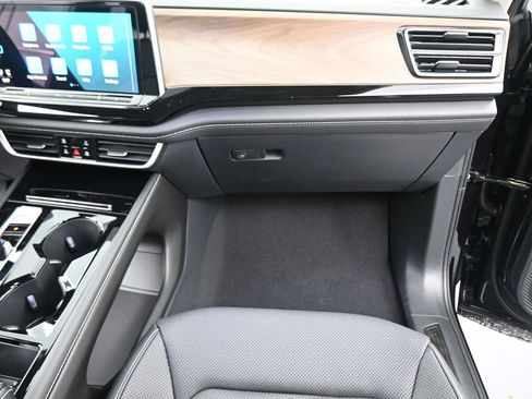 New 2026 Volkswagen Atlas SE FWD image 44