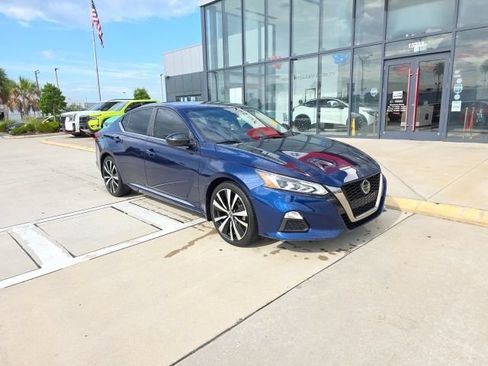 Used 2022 Nissan Altima 2.5 SR FWD image 3