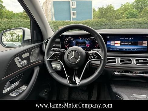 Certified 2026 Mercedes-Benz GLS 450 4MATIC image 18