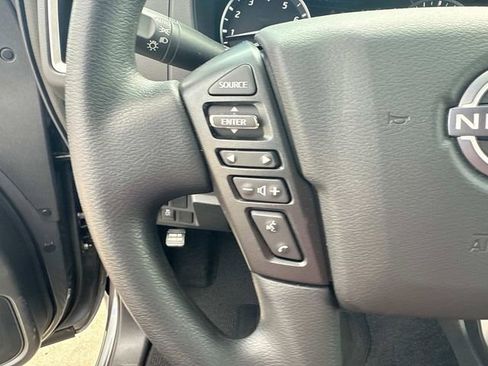 Used 2025 Nissan Frontier SV w/ Tow Package image 29