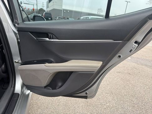 Used 2019 Toyota Camry L image 25