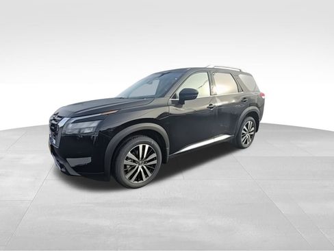 New 2025 Nissan Pathfinder Platinum image 4