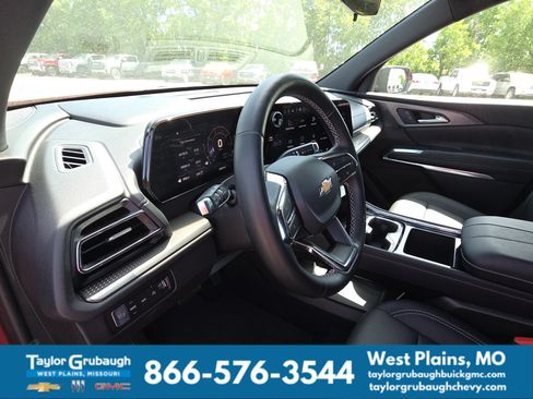 Used 2026 Chevrolet Traverse LT AWD/4WD image 14